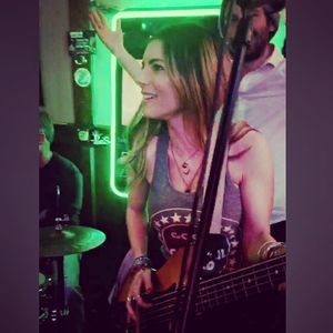 Meet your Posher, Chloe